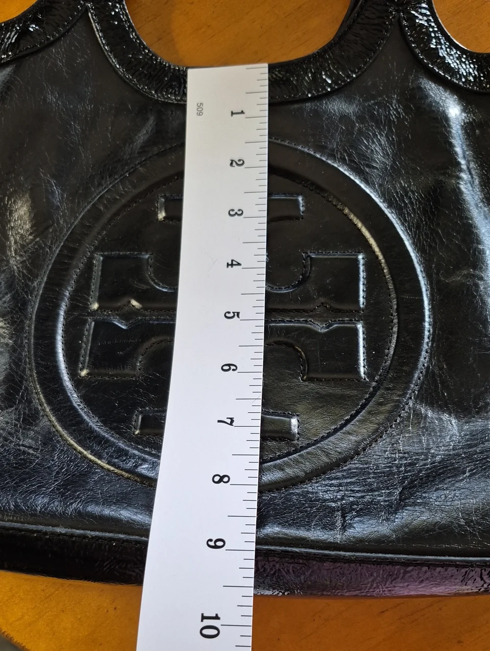 Tory Burch Leather & Patent Bombe Tote Bag in Black - Picture 11 of 14
